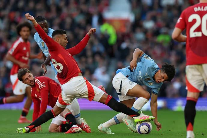 曼联客场战平南安普顿，欧冠名额再次岌岌可危的简单介绍