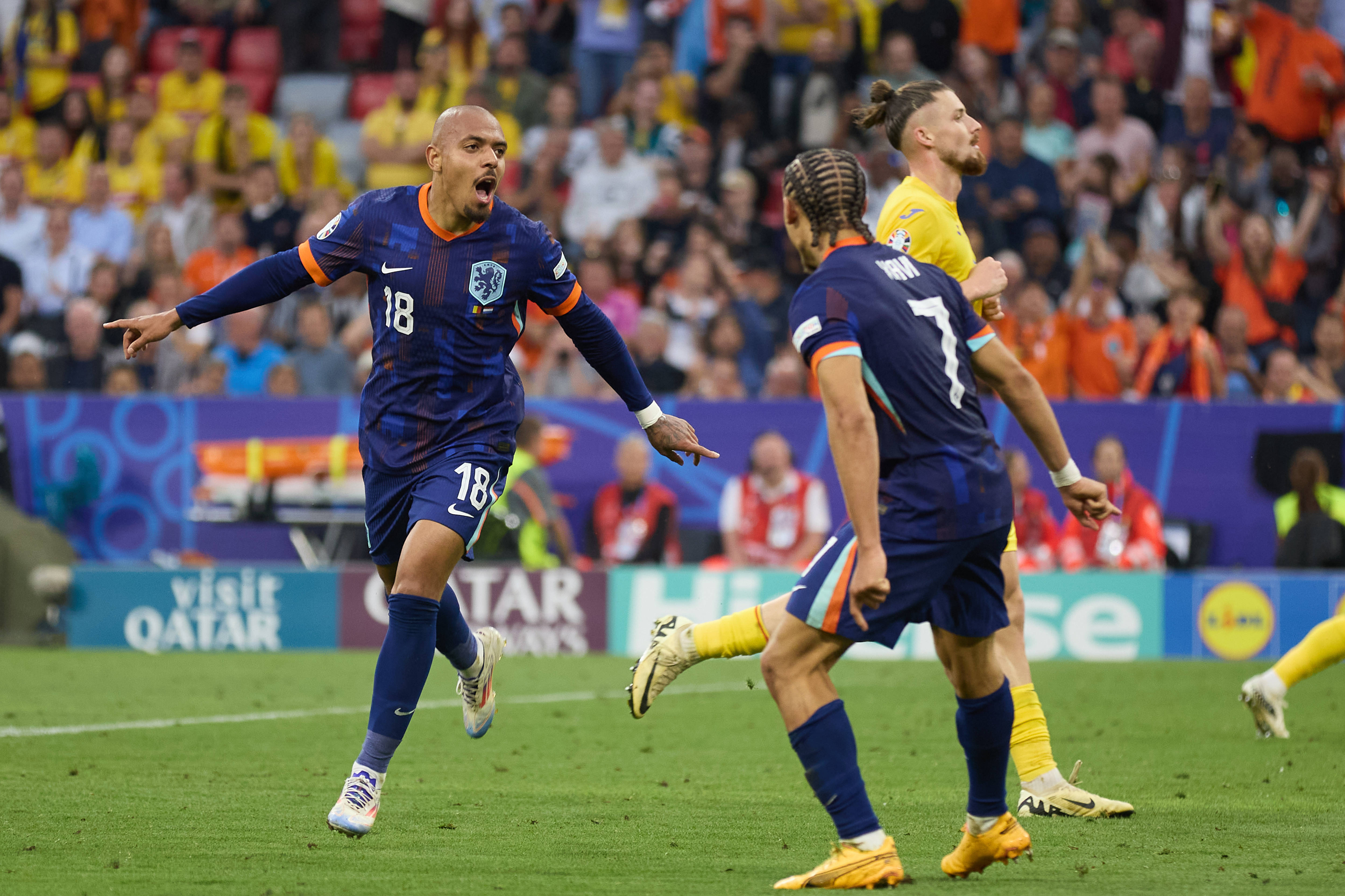 包含荷兰队在欧预赛中取得三连胜,信心倍增的词条 包含荷兰队在欧预赛中取得三连胜,信心倍增的词条