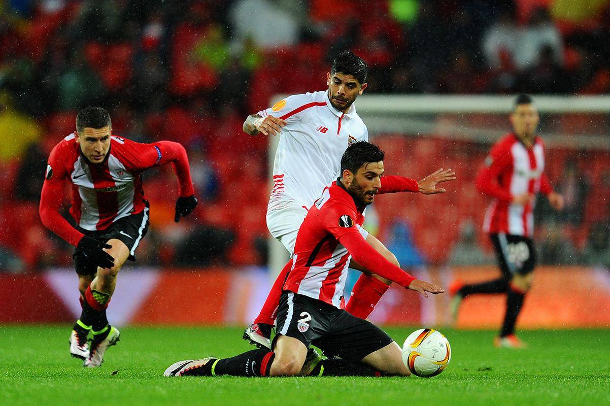 包含紧张关键的足球对决中球员发挥出色的词条 包含紧张关键的足球对决中球员发挥出色的词条