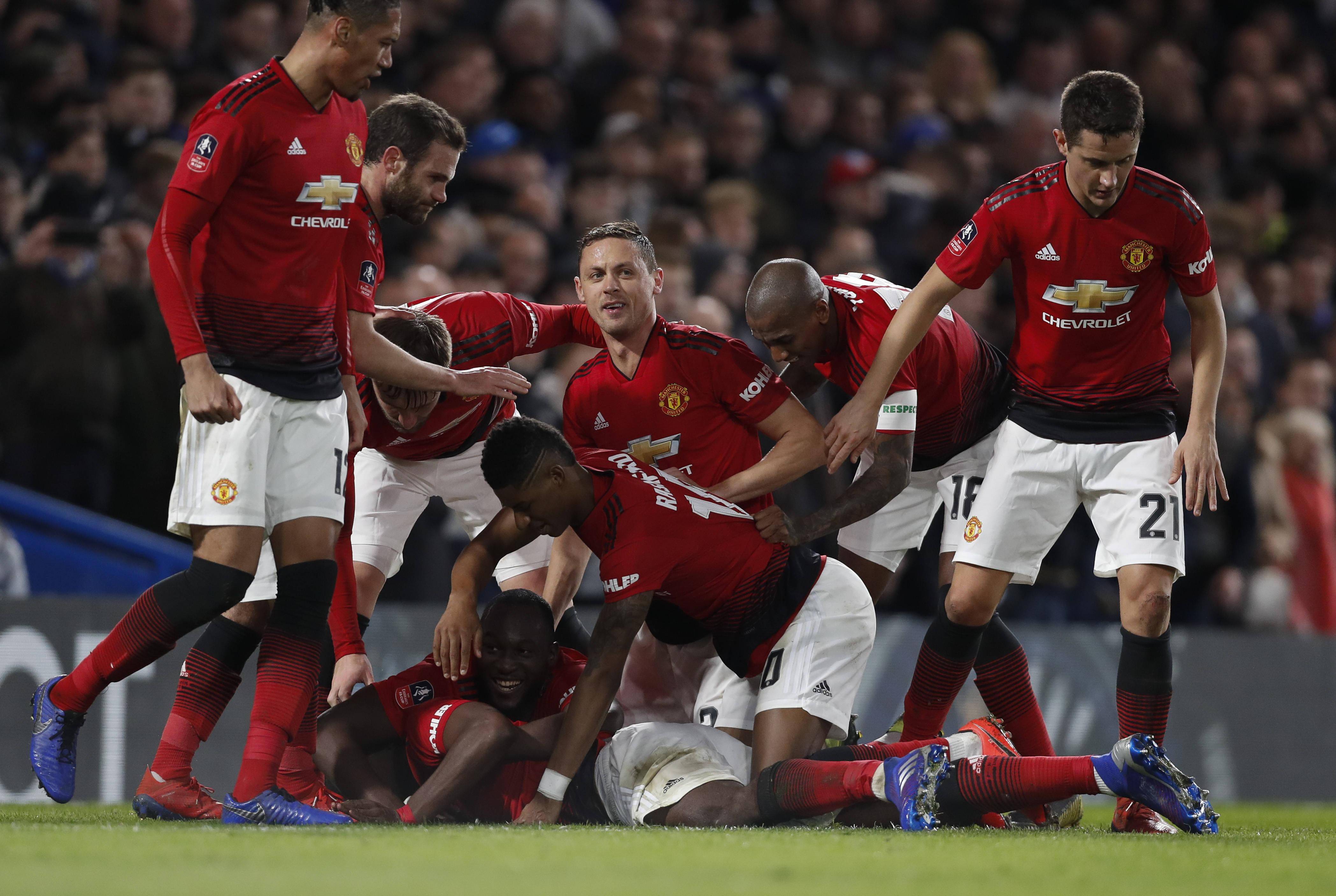 曼联主场战胜对手,赢得英超积分榜前进 曼联主场战胜对手,赢得英超积分榜前进