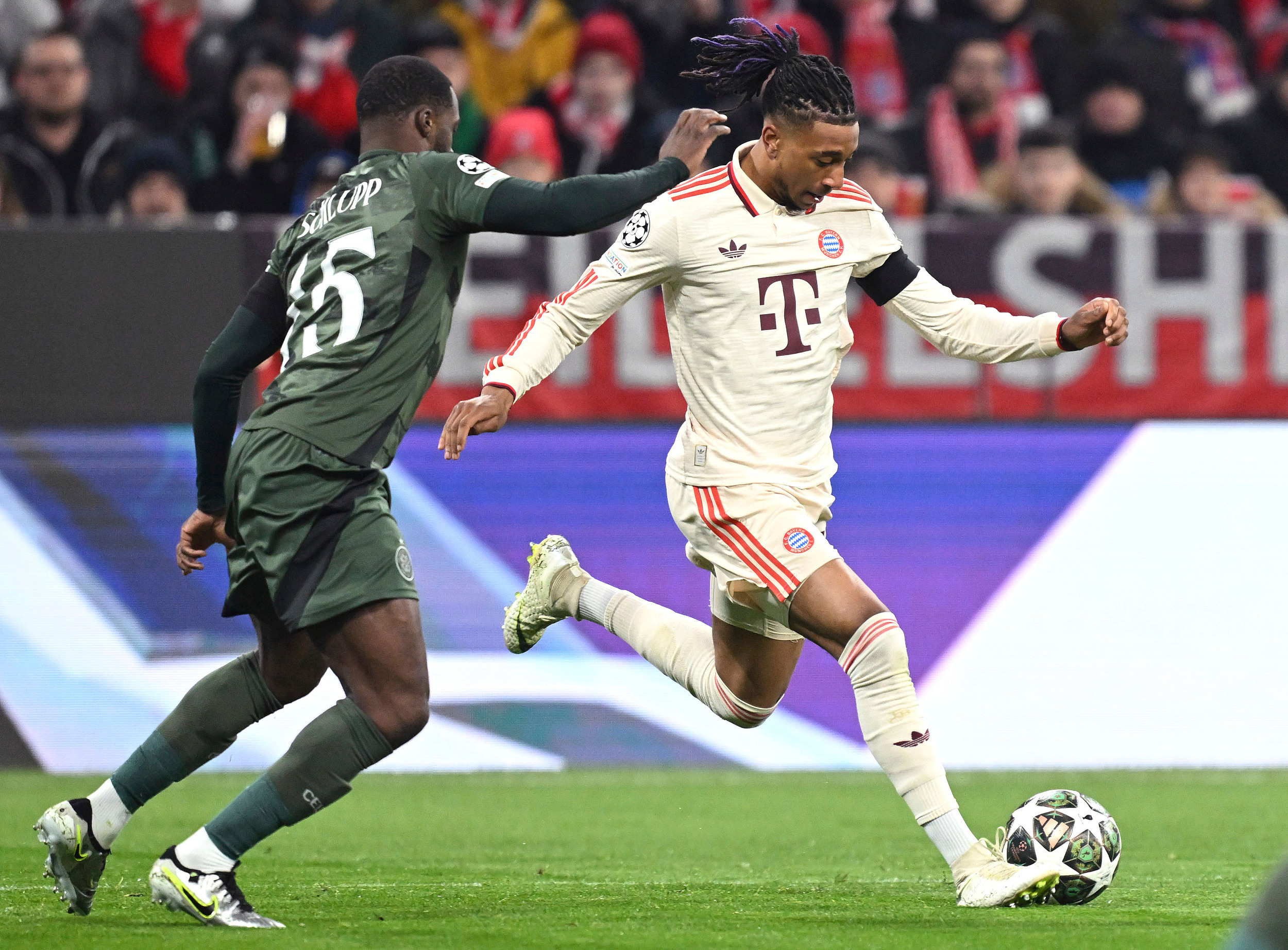 拜仁主场大胜!罗本梅开二度,轻松取胜的简单介绍 拜仁主场大胜!罗本梅开二度,轻松取胜的简单介绍