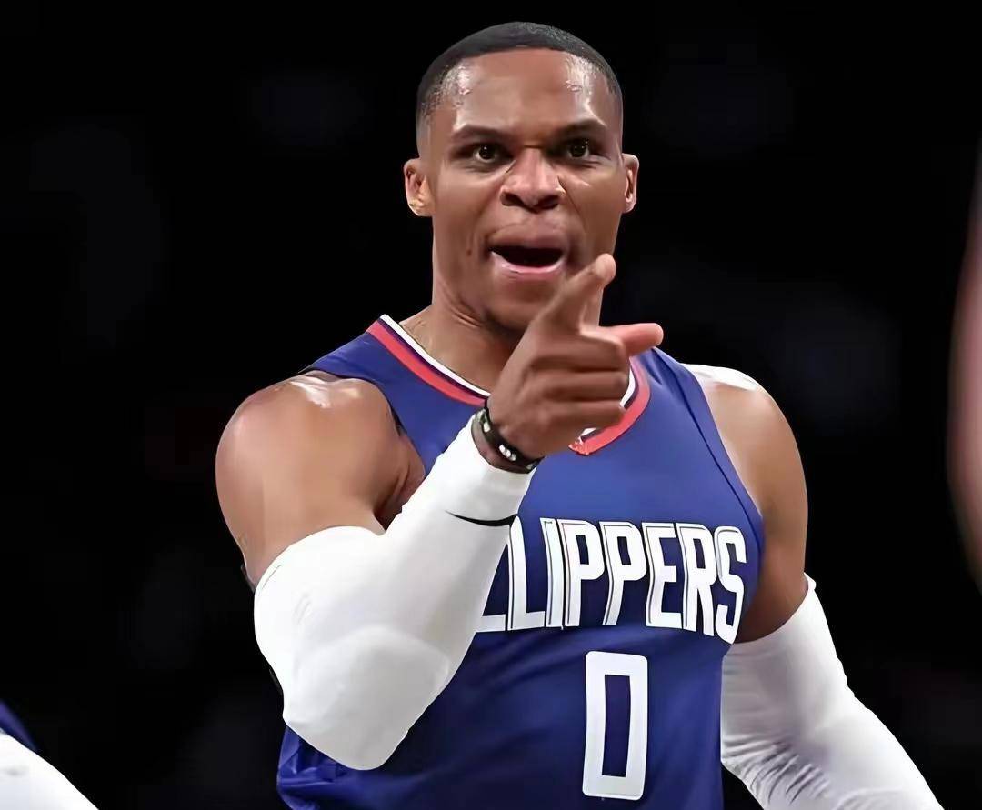 澳大利亚篮球明星勇夺得分王,助球队跻身前列 澳大利亚篮球明星勇夺得分王,助球队跻身前列