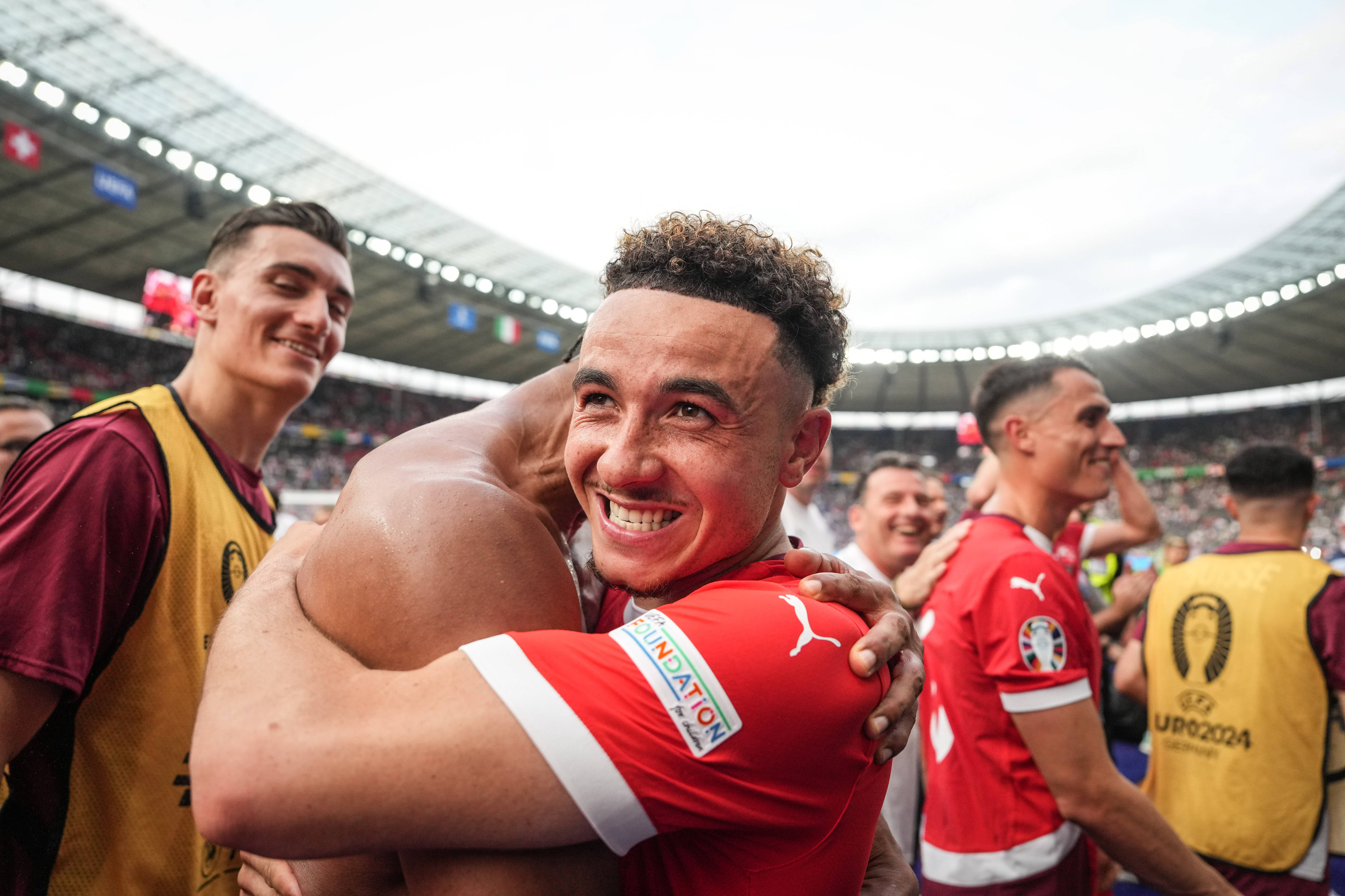 瑞士国家队三战全胜，淘汰西班牙成功晋级欧锦赛的简单介绍