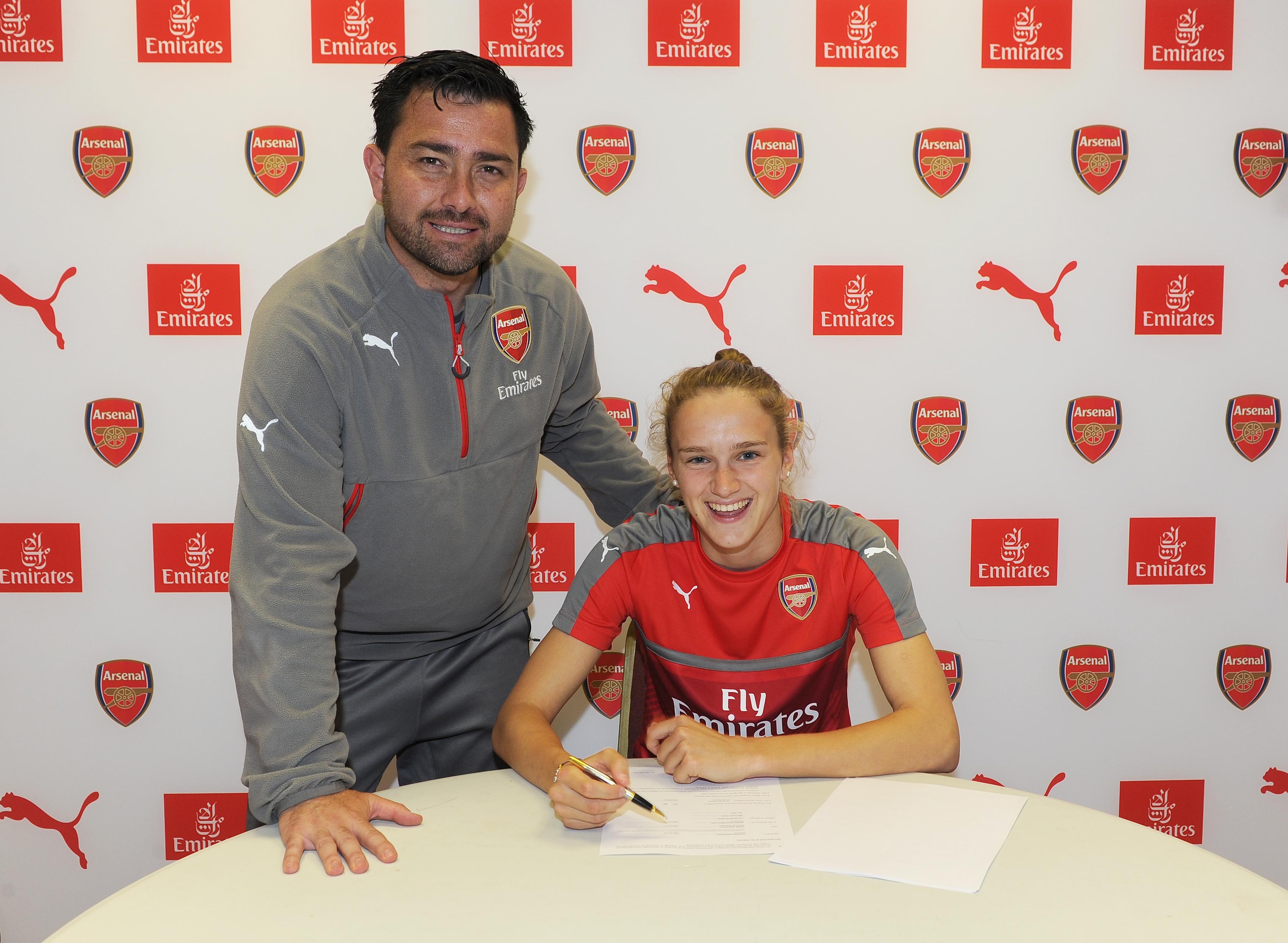 包含阿曼女足卫冕成功，实力雄厚的词条