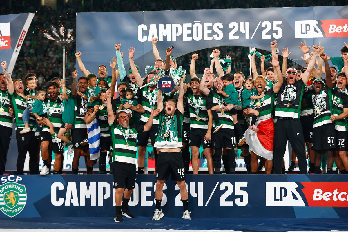 凯尔特人队全队合作无间，迎战强敌