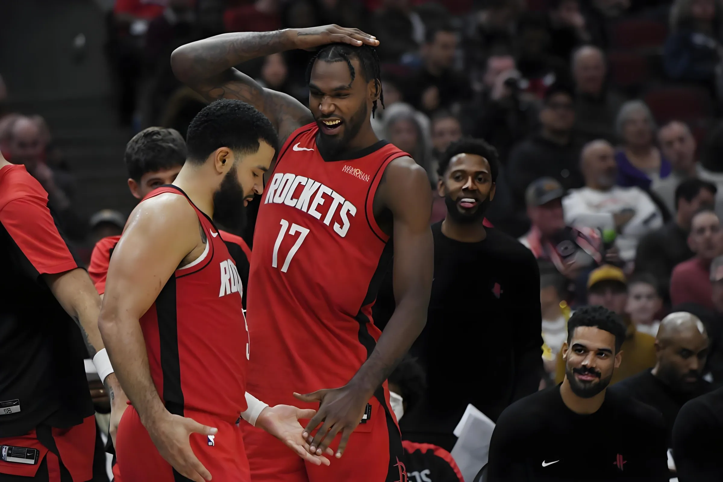 篮网主场险胜国王，继续保持不败