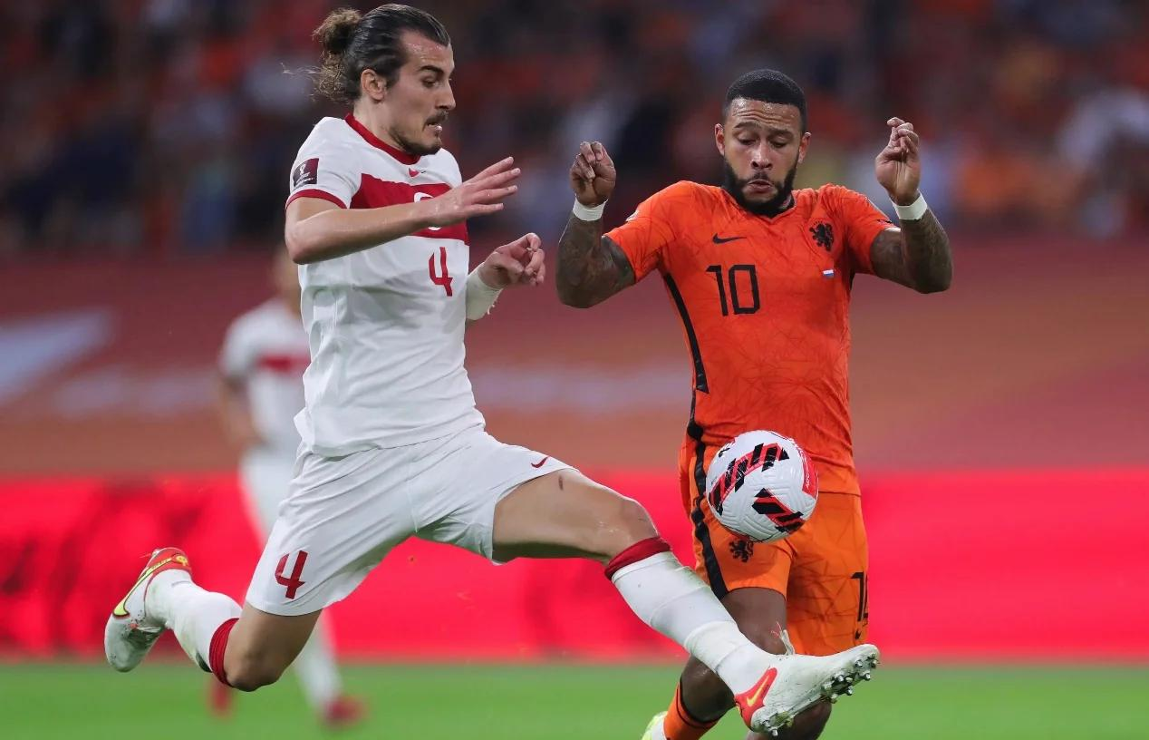荷兰球队客场惊险取胜，赢得晋级关键