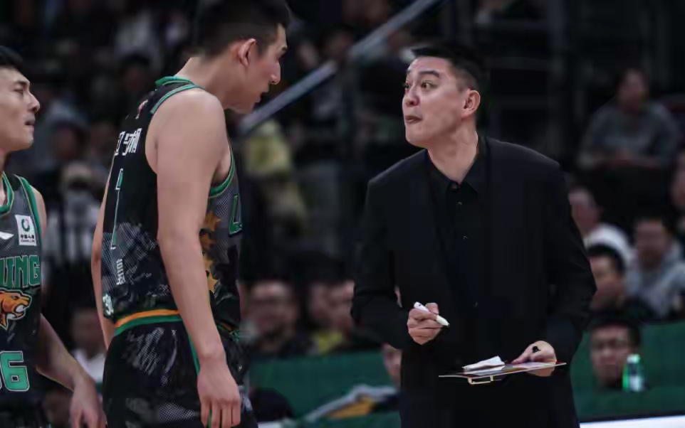 青海男篮实现完美比赛,赢得掌声 青海男篮实现完美比赛,赢得掌声