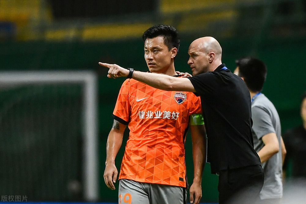 权健球员转战西甲:中超跨越欧洲赞誉 权健球员转战西甲:中超跨越欧洲赞誉