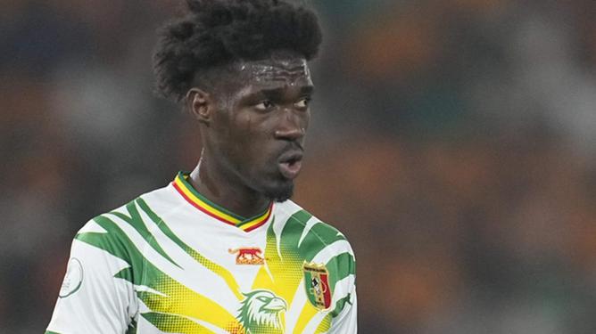 乌干达选手崭露头角,赢得金牌 乌干达选手崭露头角,赢得金牌