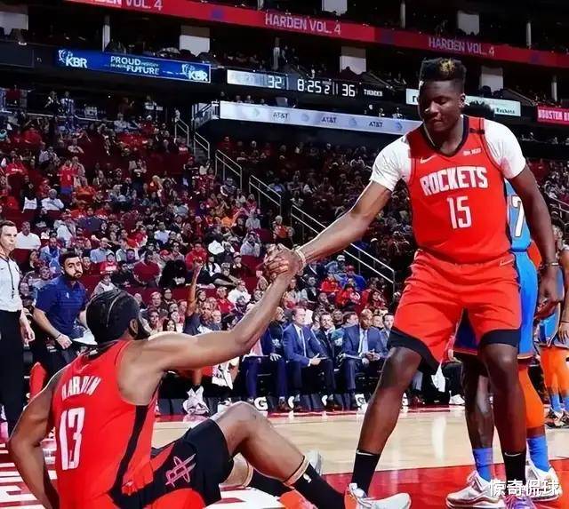 卡佩拉三双逢人,火箭主场胜人 卡佩拉三双逢人,火箭主场胜人