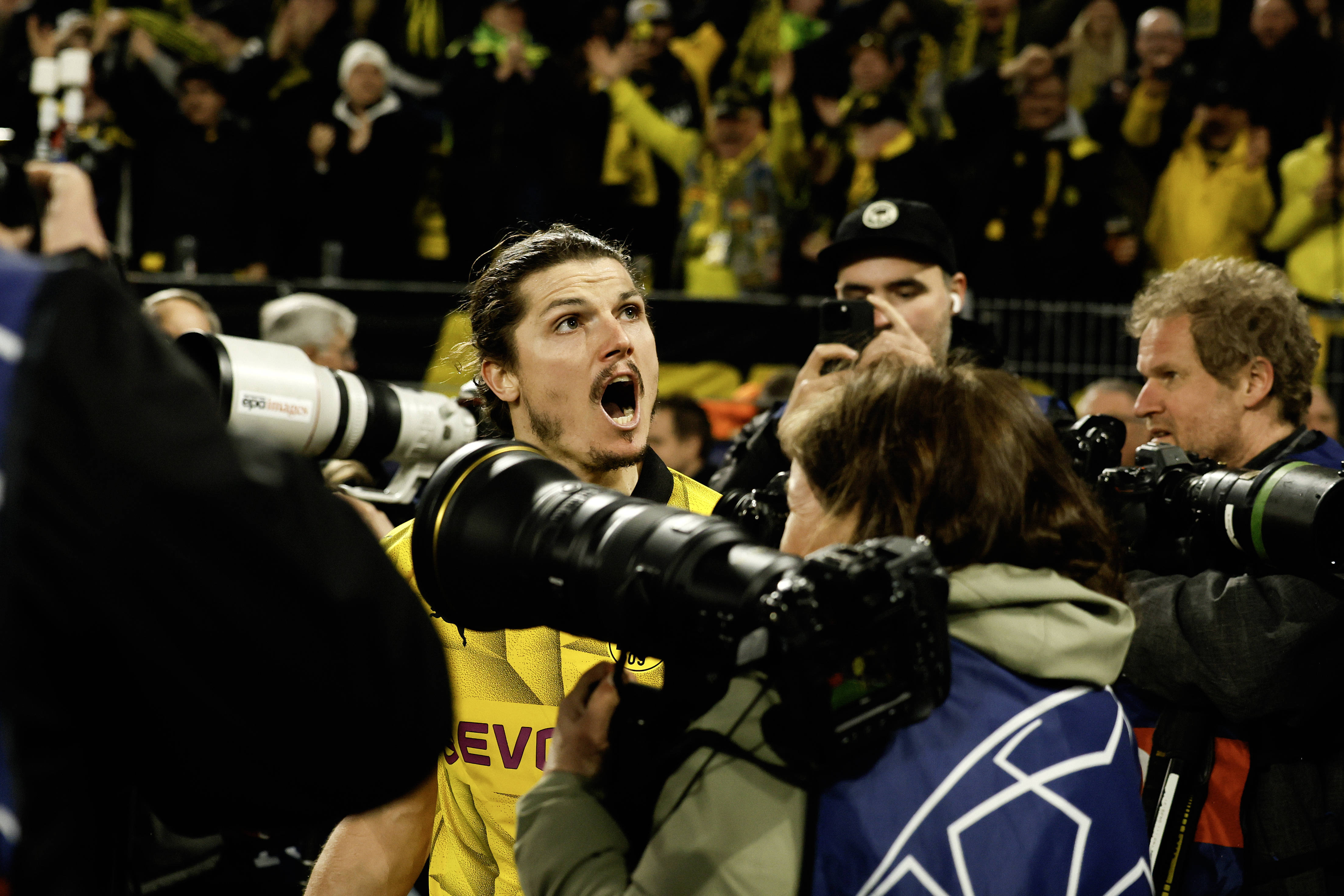 多特蒙德主场大胜,锁定欧冠资格 多特蒙德主场大胜,锁定欧冠资格