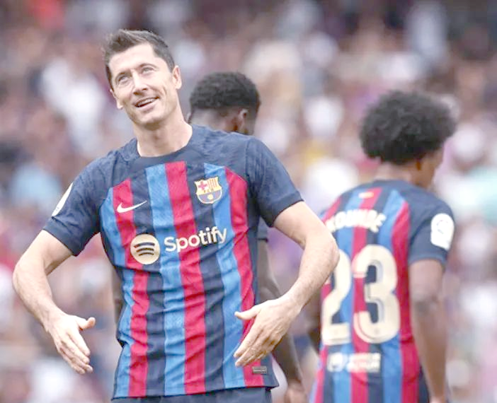 巨星对决:梅西挑战莱万,巴萨胜利晋级的简单介绍 巨星对决:梅西挑战莱万,巴萨胜利晋级的简单介绍