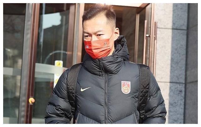 越南球队崭露锋芒，球迷送来满堂掌声