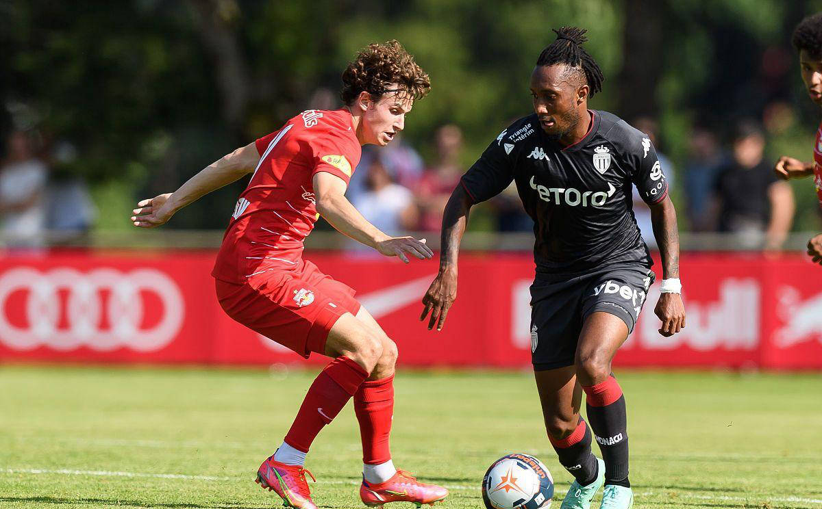 摩纳哥遭遇客场不败,表现稳健跻身前列 摩纳哥遭遇客场不败,表现稳健跻身前列