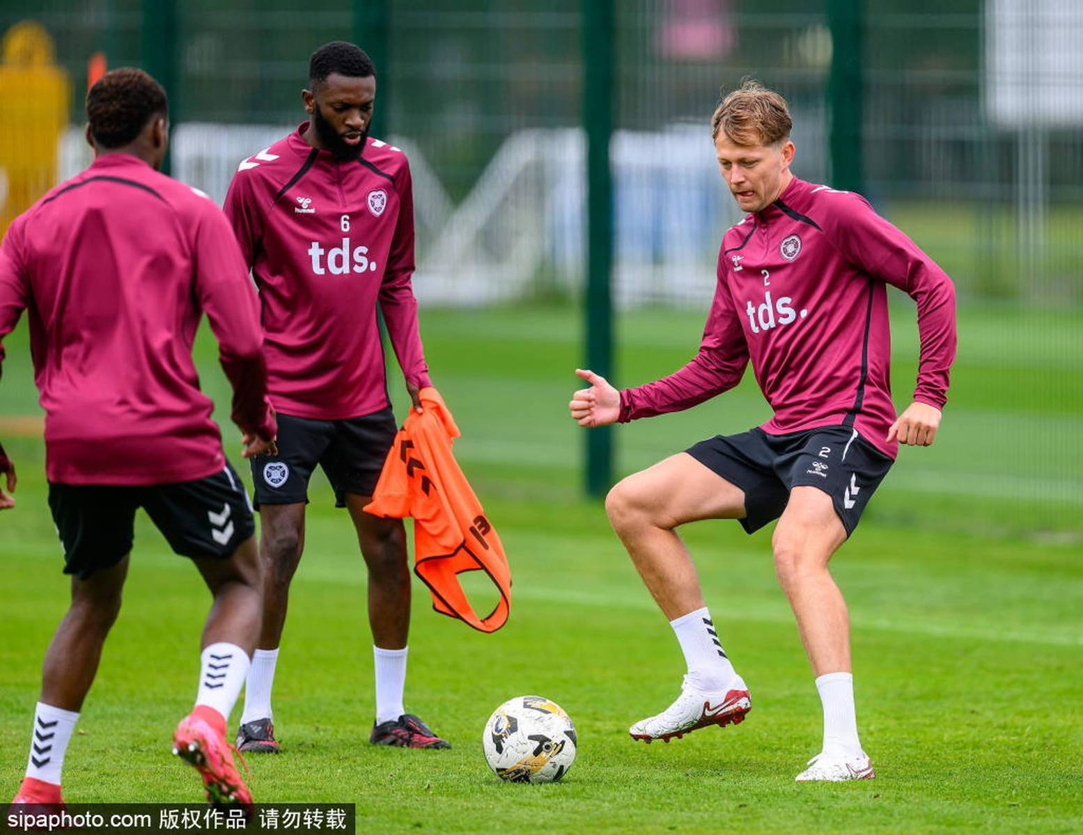 训练不懈,球队备战势如破竹,大胜对手 训练不懈,球队备战势如破竹,大胜对手