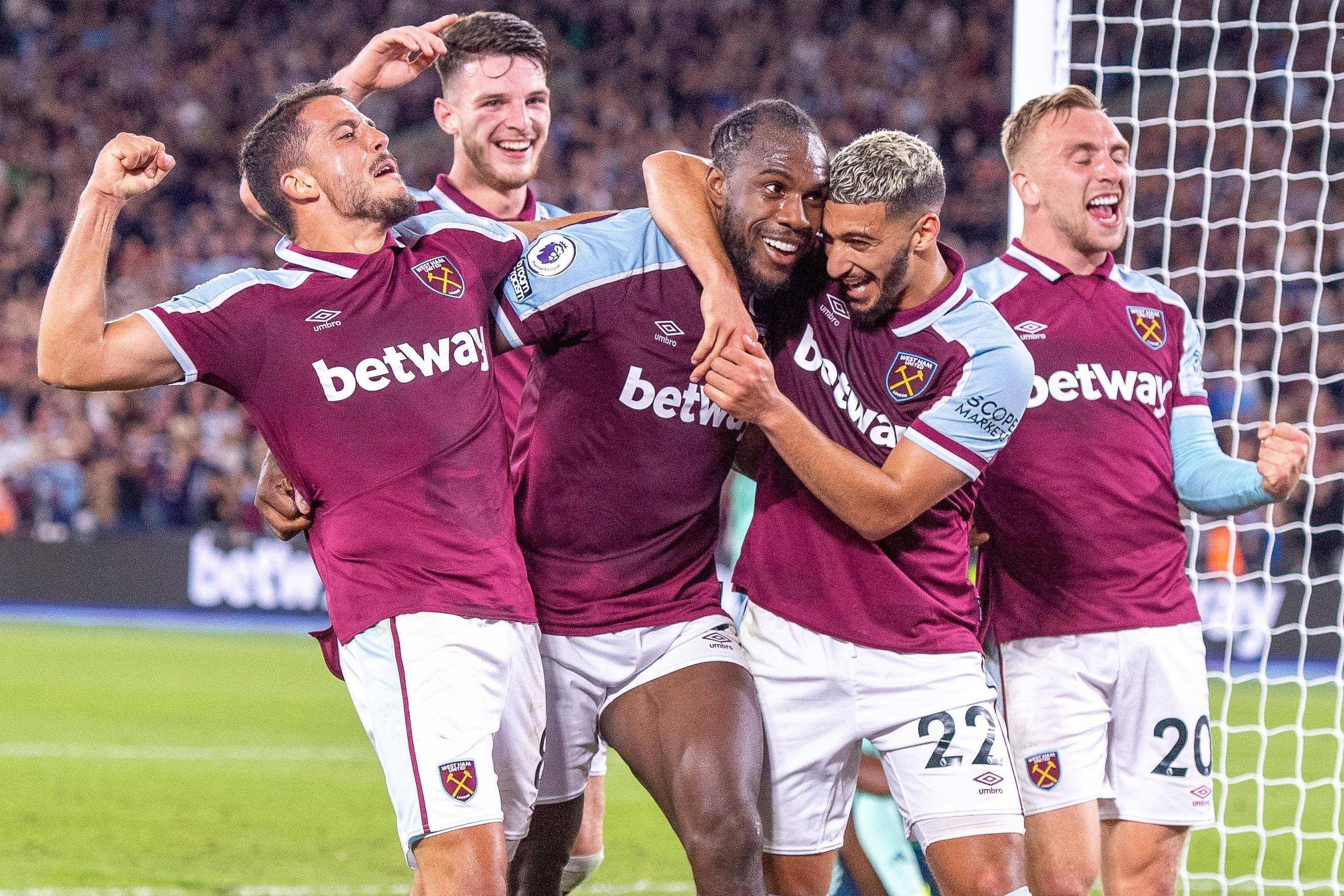 利物浦本土比赛战绩总体向上,联赛争冠态势明显 利物浦本土比赛战绩总体向上,联赛争冠态势明显