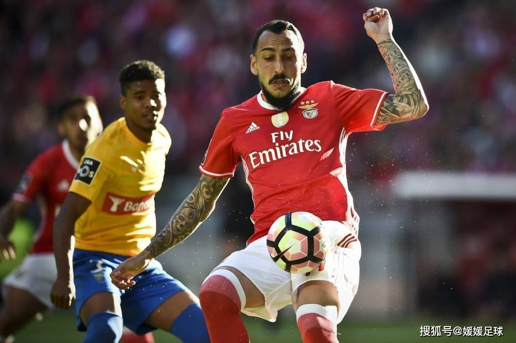 里昂主场战胜实力对手,稳固联赛前列位置 里昂主场战胜实力对手,稳固联赛前列位置