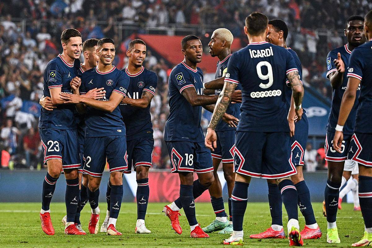 巴黎圣日耳曼大胜,稳居榜首 巴黎圣日耳曼大胜,稳居榜首