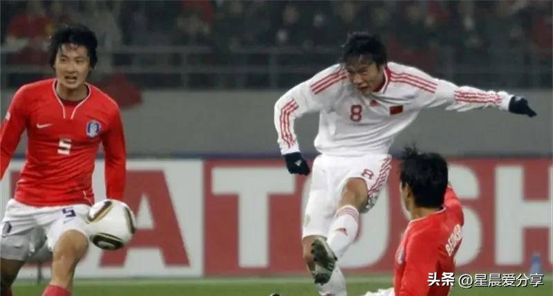 中国球队在比赛中崭露头角,赢得胜利 中国球队在比赛中崭露头角,赢得胜利