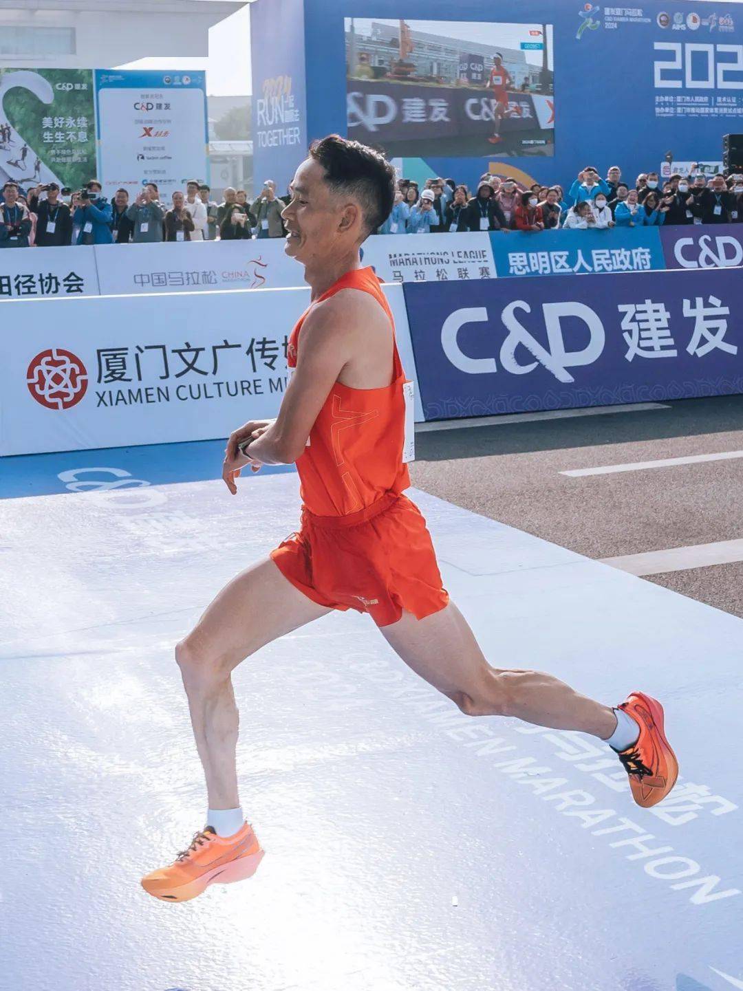 包含沙特阿拉伯选手勇夺金牌,喜获掌声的词条 包含沙特阿拉伯选手勇夺金牌,喜获掌声的词条