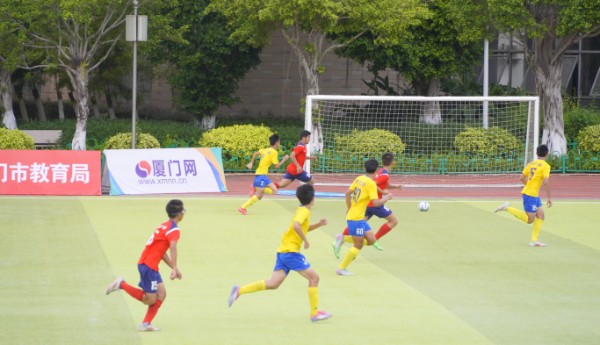 国内足球锦标赛精彩对决接连上演 国内足球锦标赛精彩对决接连上演