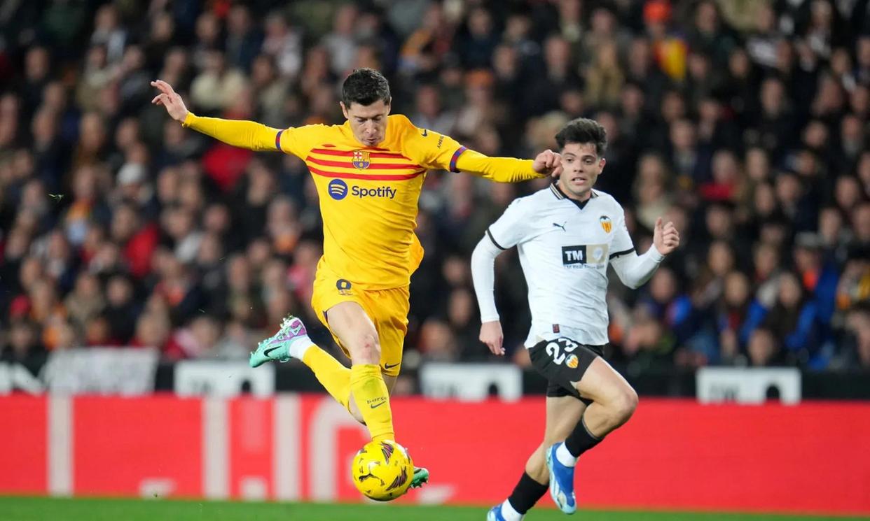 瓦伦西亚客场实现逆转,赢得关键战 瓦伦西亚客场实现逆转,赢得关键战