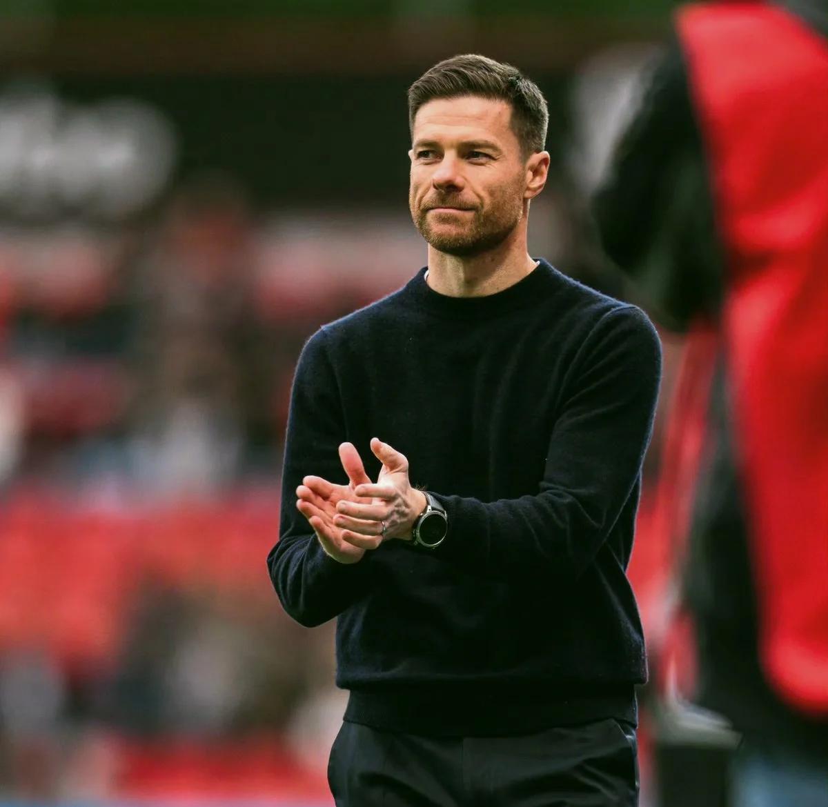 勒沃库森防守失误,错失夺冠机会 勒沃库森防守失误,错失夺冠机会