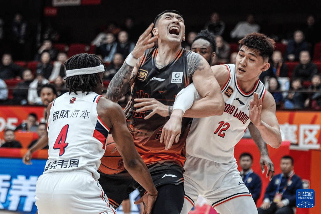 山东男篮力克广东队,取得胜利 山东男篮力克广东队,取得胜利