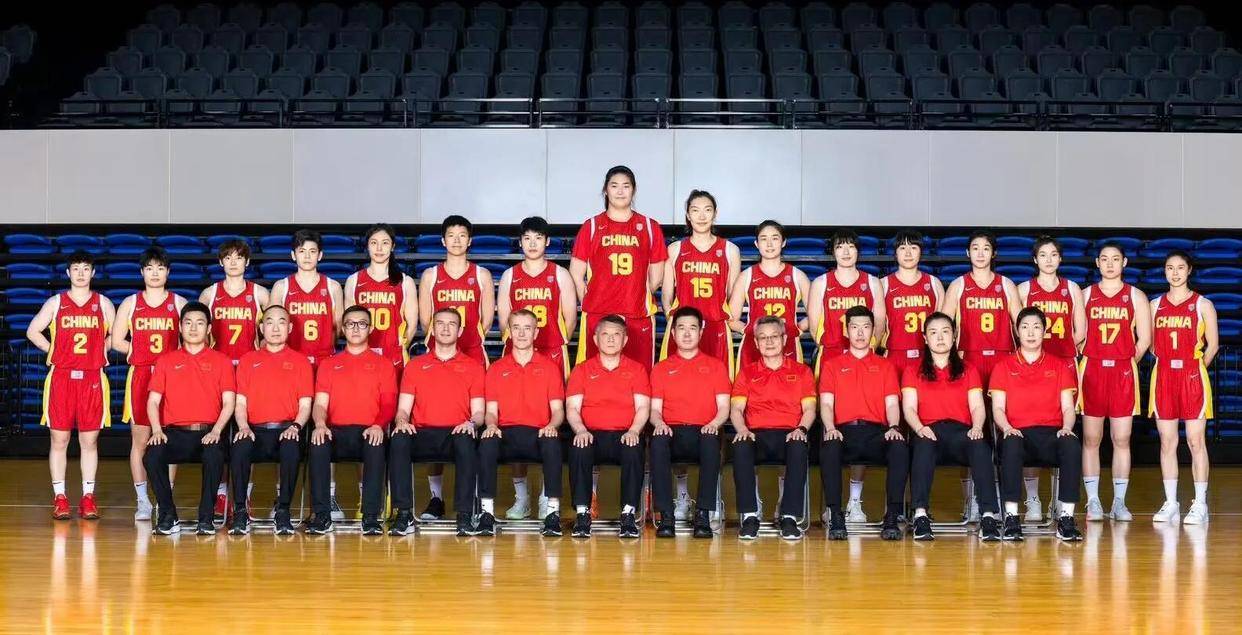 球队备战冲击冠军,士气高涨战意昂扬的简单介绍 球队备战冲击冠军,士气高涨战意昂扬的简单介绍