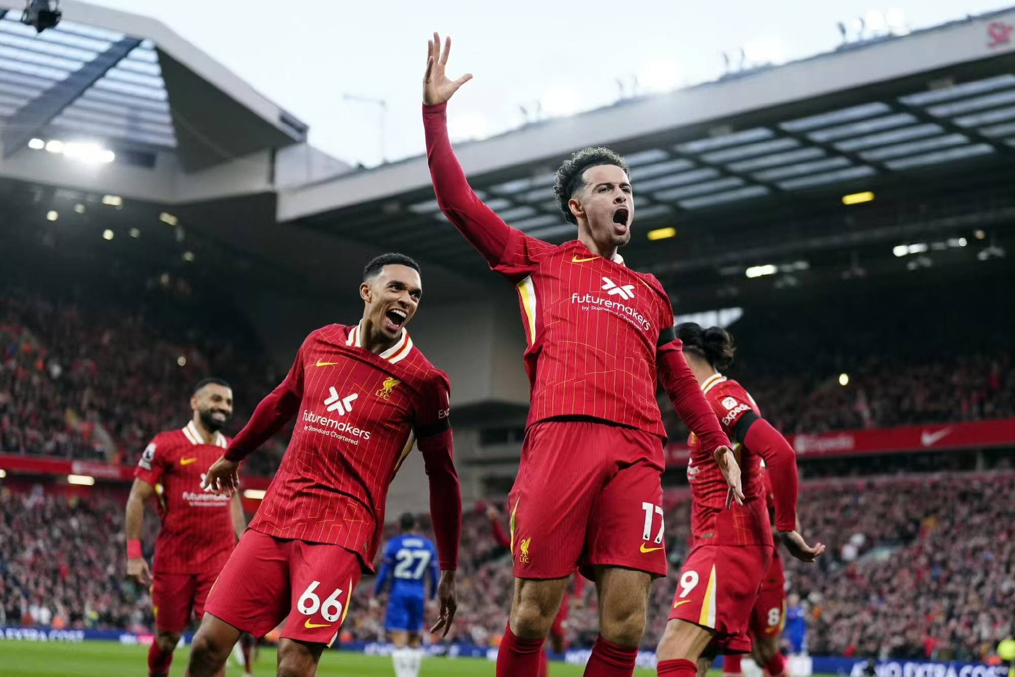 利物浦主场争夺分,豪取胜利稳固榜首位置 利物浦主场争夺分,豪取胜利稳固榜首位置