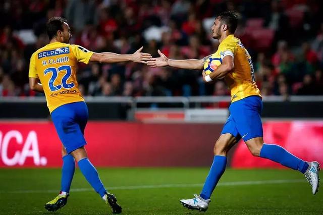 关于里尔坐镇主场全身而退,保持不败纪录的信息 关于里尔坐镇主场全身而退,保持不败纪录的信息