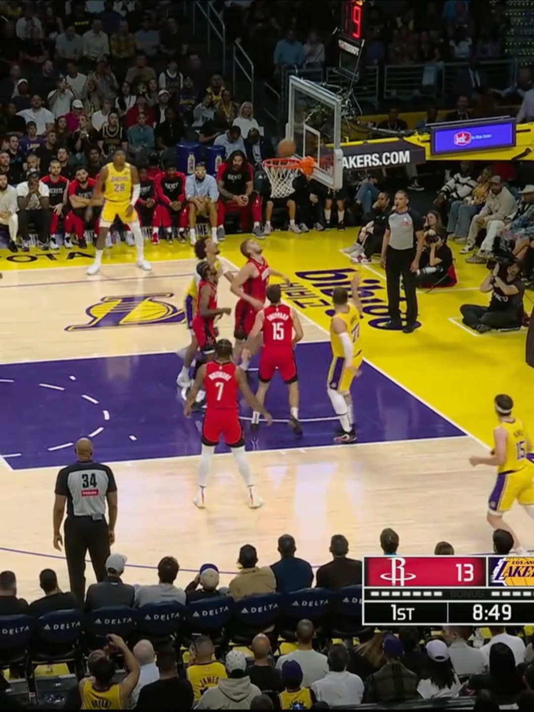 关于湖人主场大胜火箭，詹姆斯核心战士带领获胜的信息