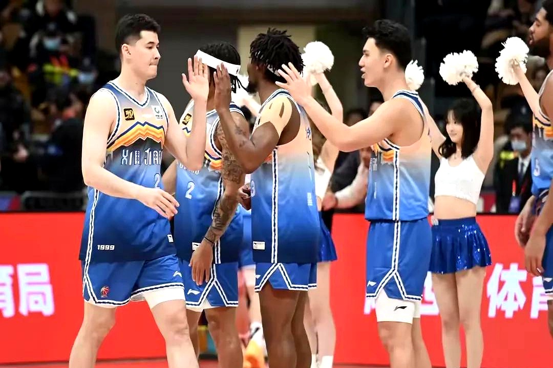 包含胜利喜人，球队士气高昂备战未来比赛的词条