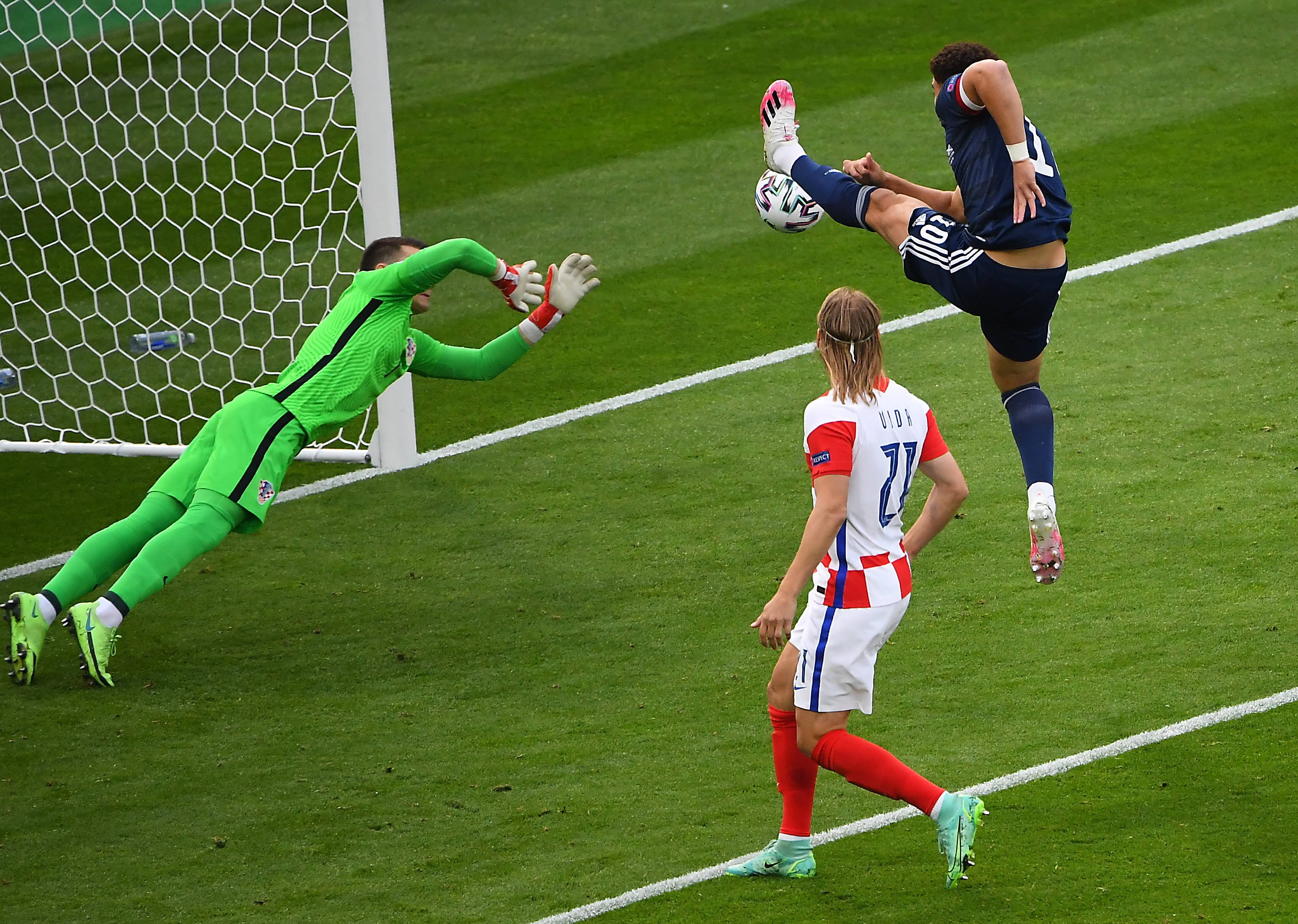 克罗地亚国家队在欧锦赛上力克对手,晋级 克罗地亚国家队在欧锦赛上力克对手,晋级