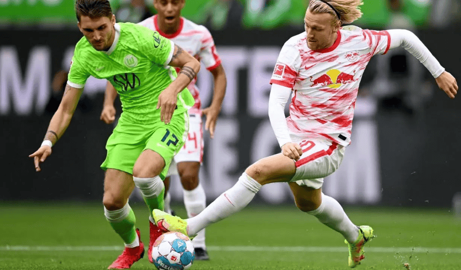 沃尔夫斯堡队员因伤离场,影响球队状态 沃尔夫斯堡队员因伤离场,影响球队状态