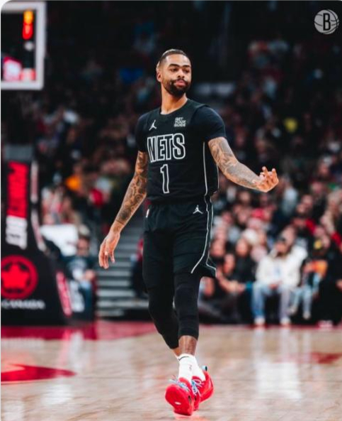 雄鹿击败篮网，字母哥独揽30分的简单介绍