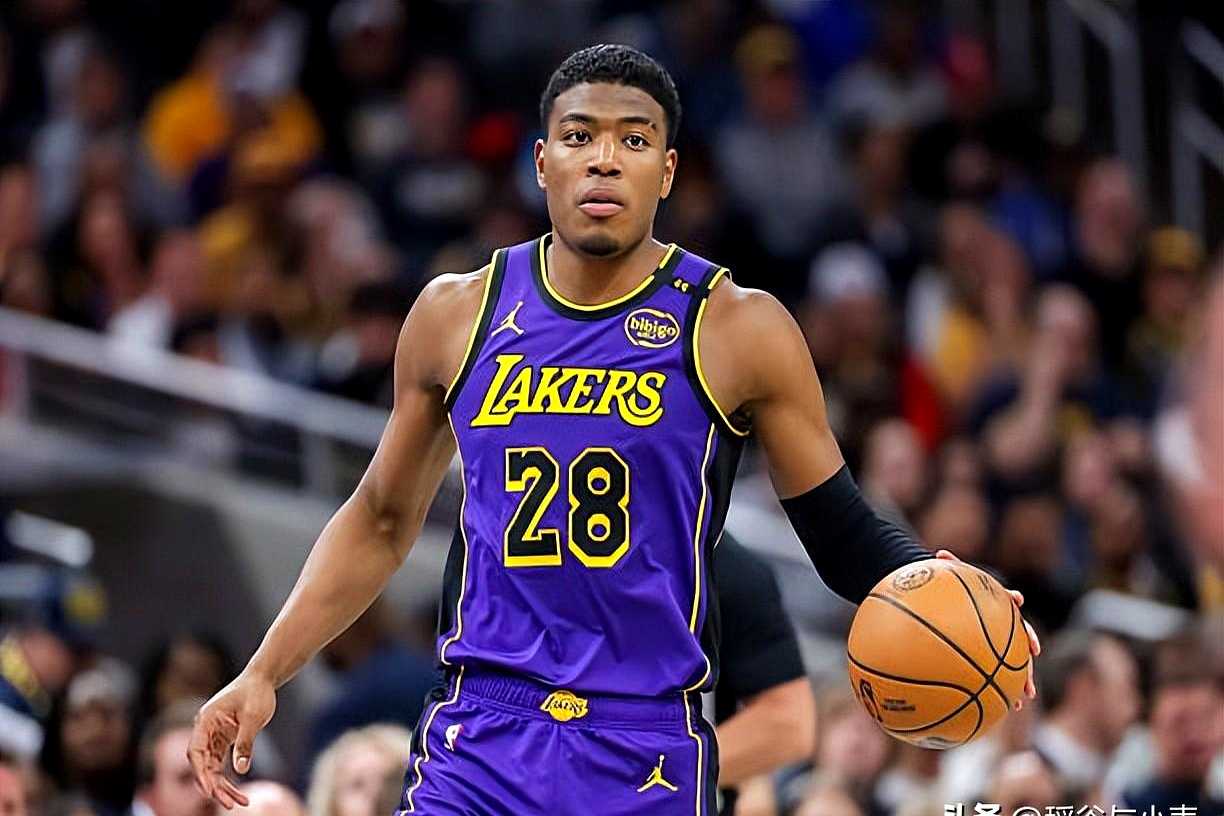 湖人球员表现出色,带领球队获得关键胜利 湖人球员表现出色,带领球队获得关键胜利