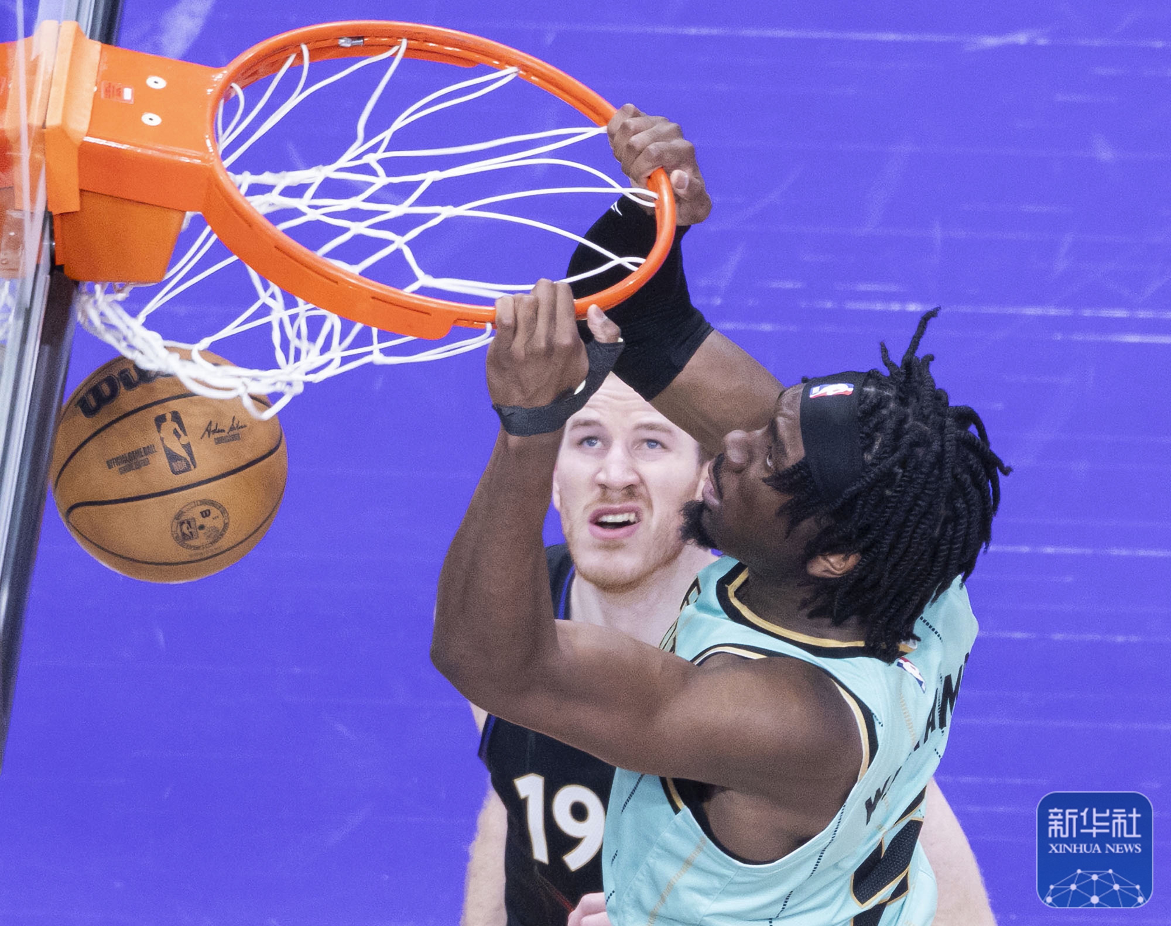 猛龙大胜快船，连续六场比赛保持不败