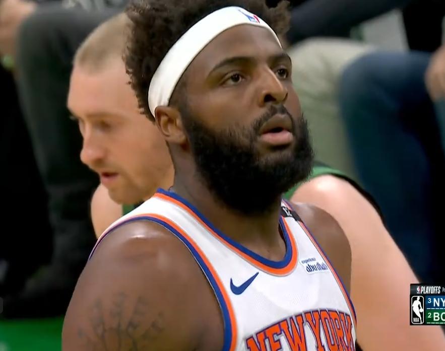 包含凯尔特人面对东部劲旅，险胜对手再夺一城的词条