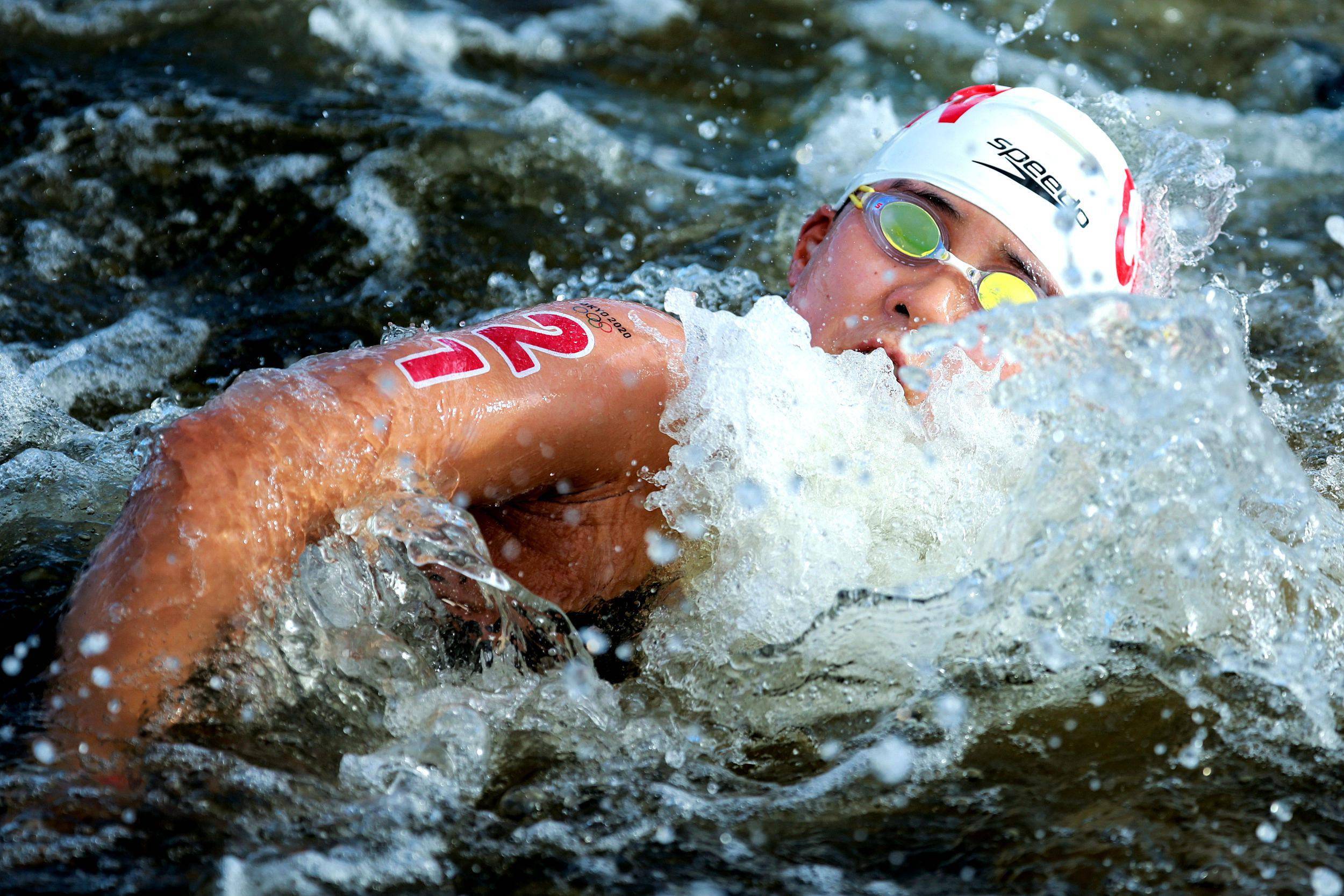巴西游泳选手折桂,傲视群雄 巴西游泳选手折桂,傲视群雄