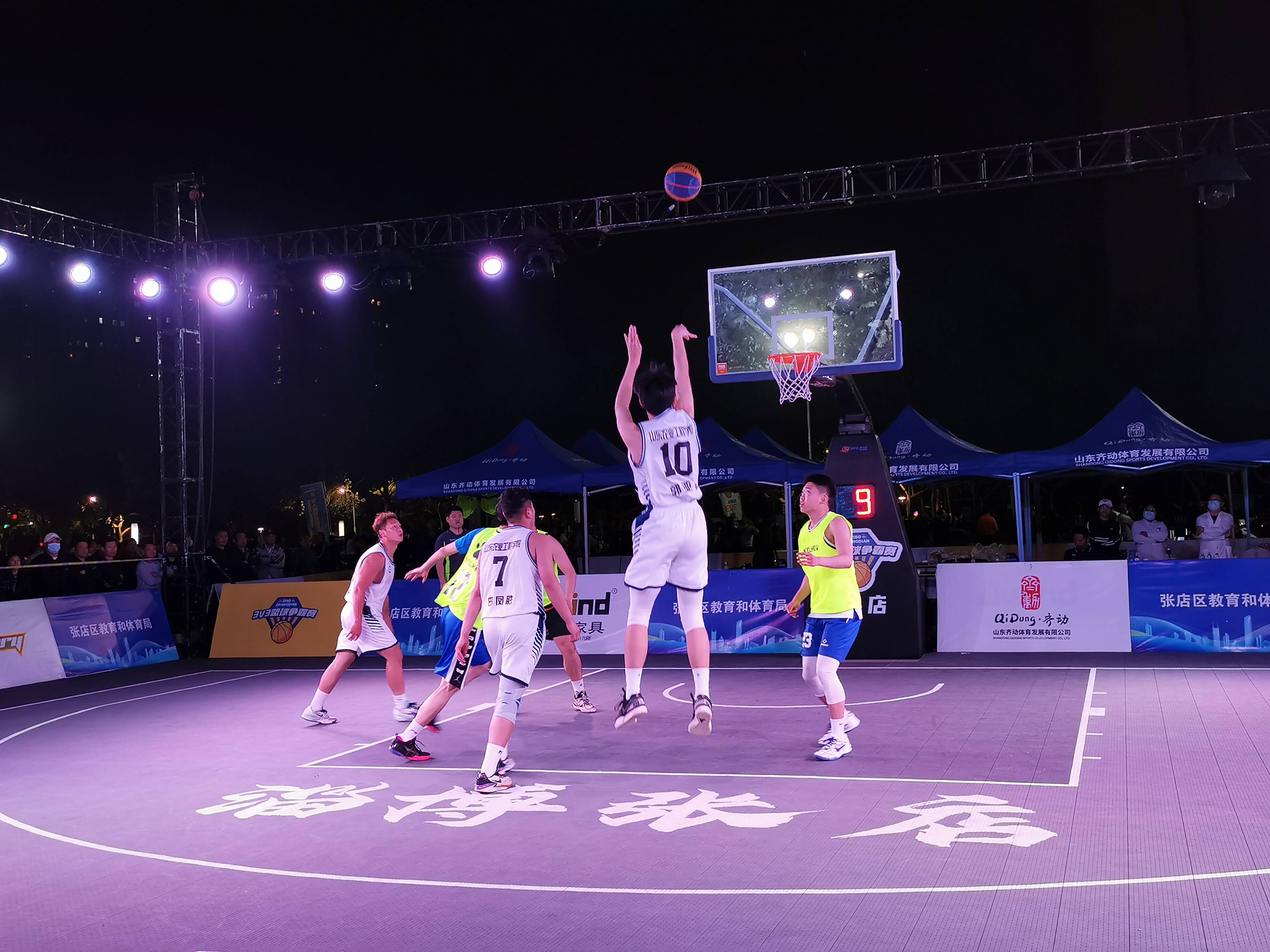 顶级国内篮球联赛迎来关键时刻 顶级国内篮球联赛迎来关键时刻