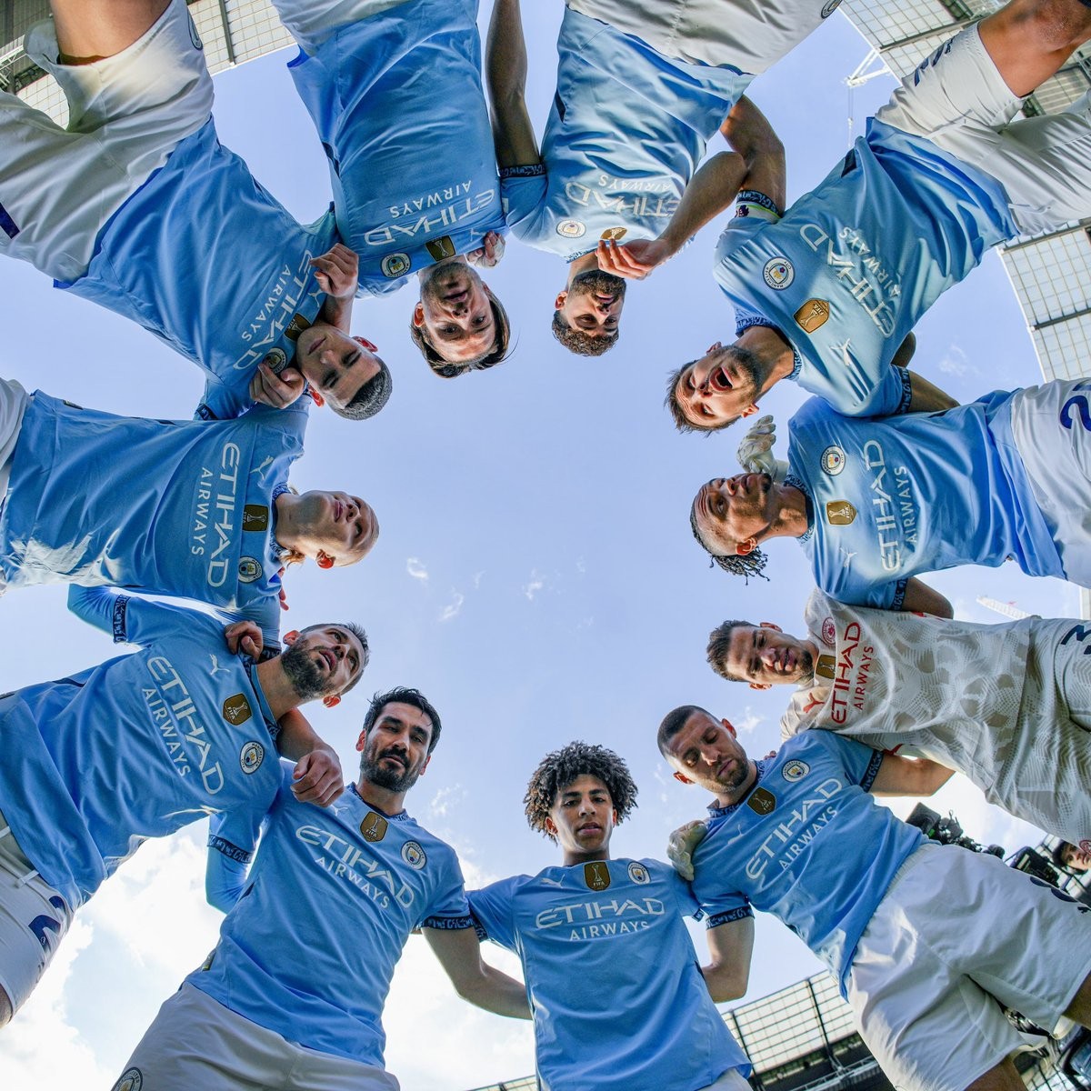 曼城团结一心,力夺巴塞罗那胜利 曼城团结一心,力夺巴塞罗那胜利