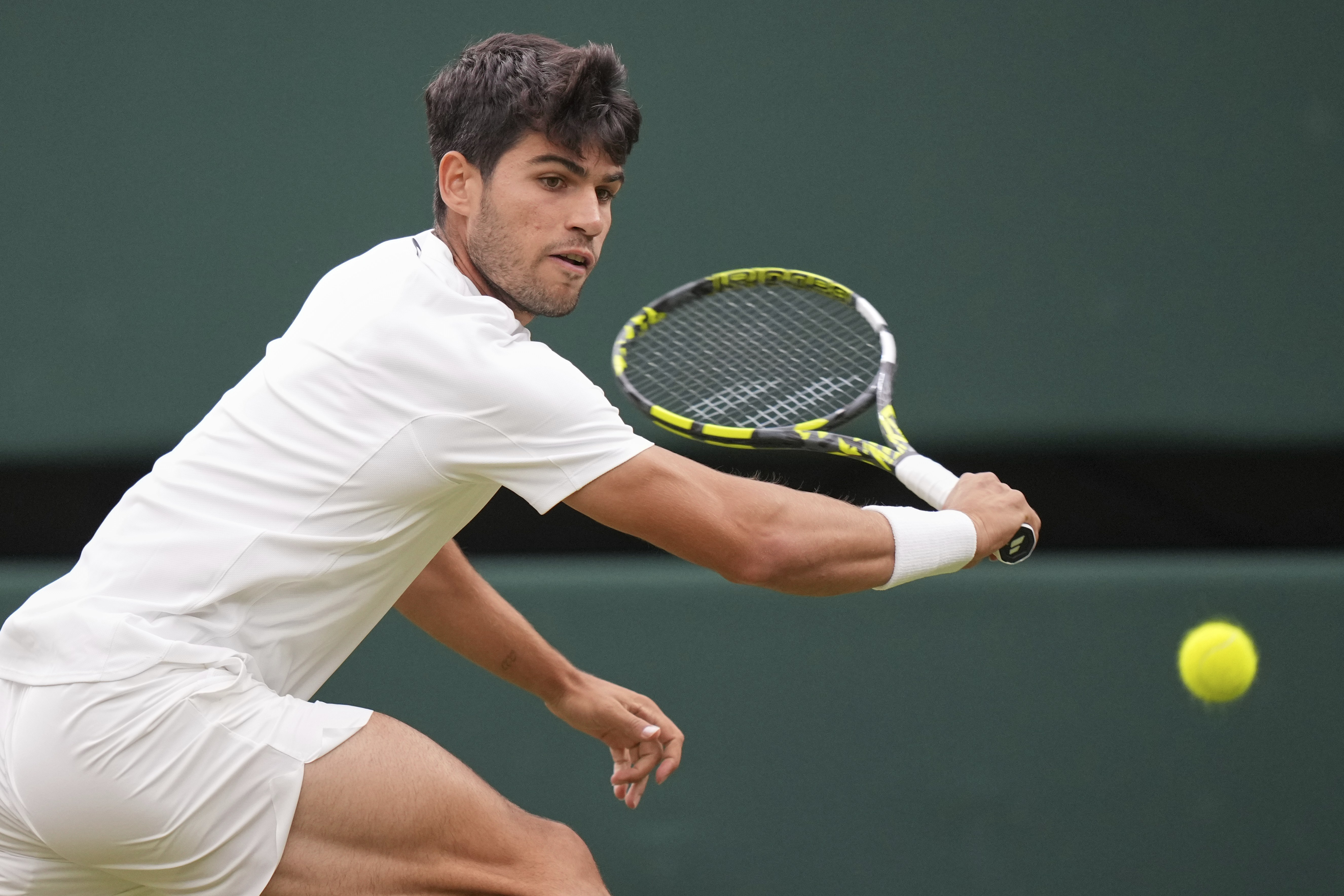 开云体育中国-包含温网轻取澳网，阿尔卡拉斯状态火热的词条