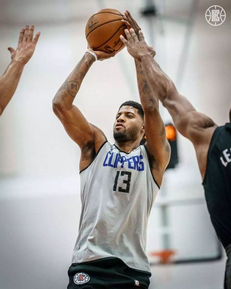 深圳队险胜青岛队，乔治带队取胜