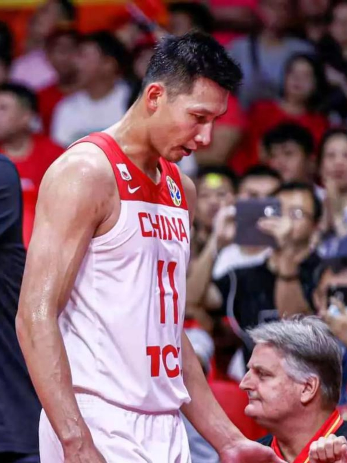 关于热火横扫篮网，易建联刷新纪录的信息