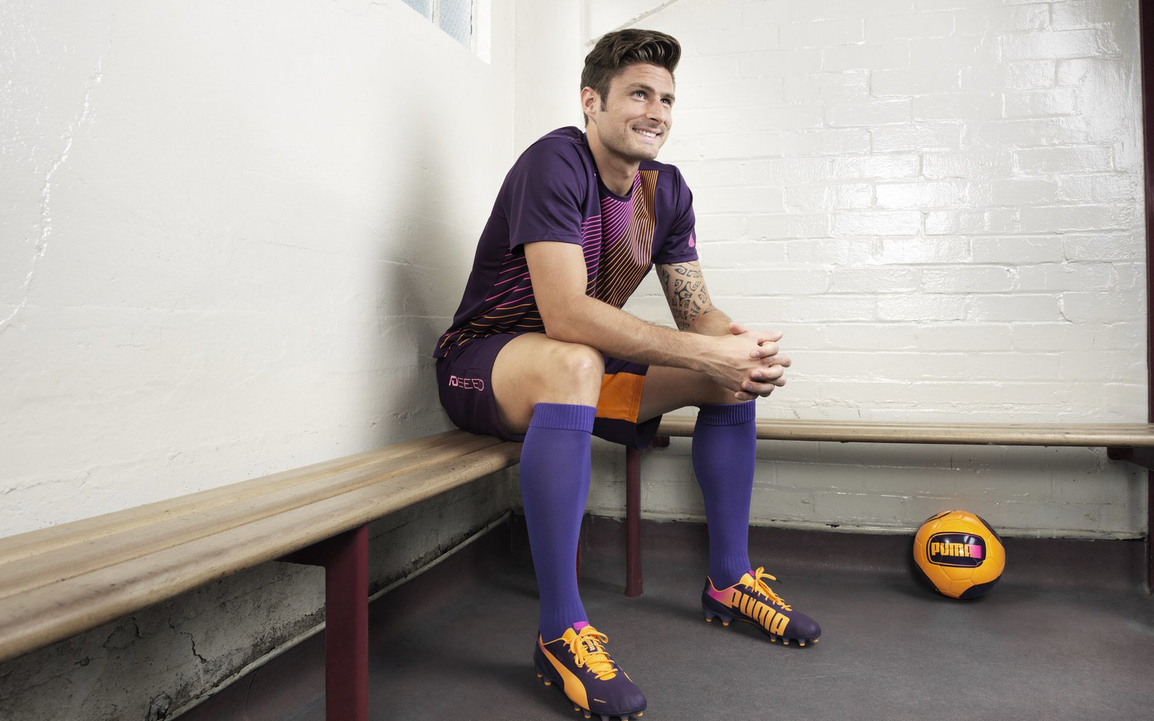 罗德里戈闪电战，勒沃库森与莱比锡红牛之战早早失去悬念