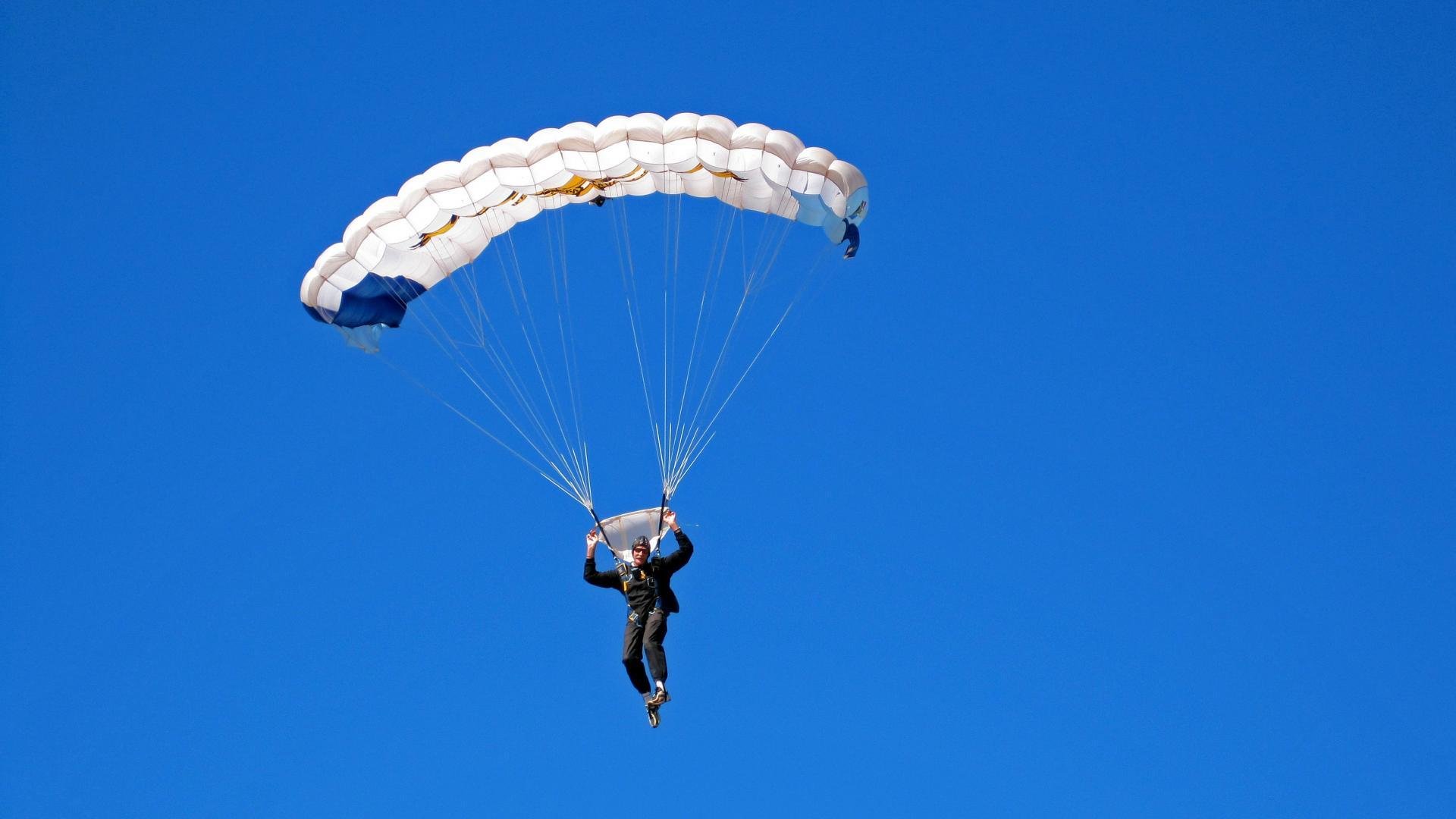 跨越项目的体育精神，从绿茵场到乒乓桌的唯一共鸣