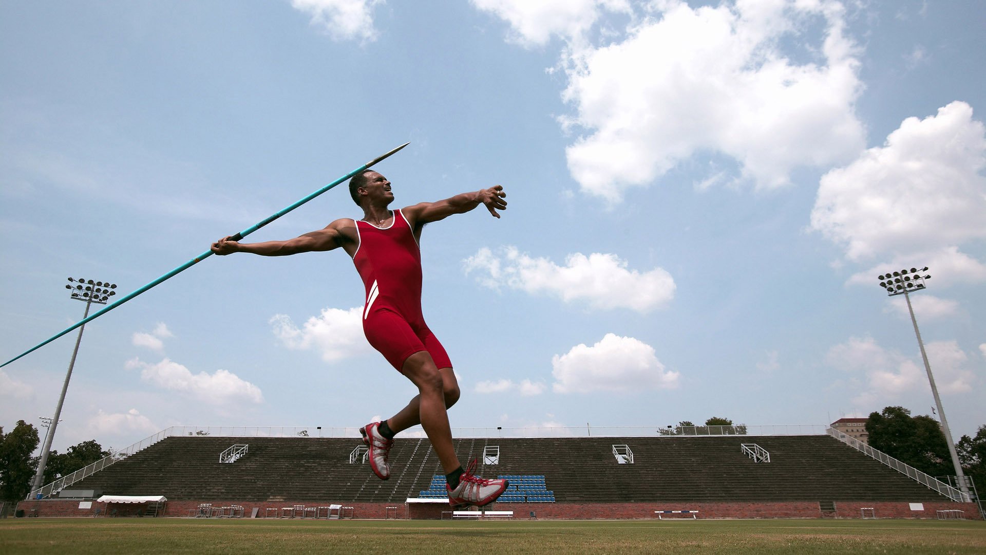 沙漠之狮与南大王，一场唯一性的足球博弈，穆勒用跑位写下不朽篇章